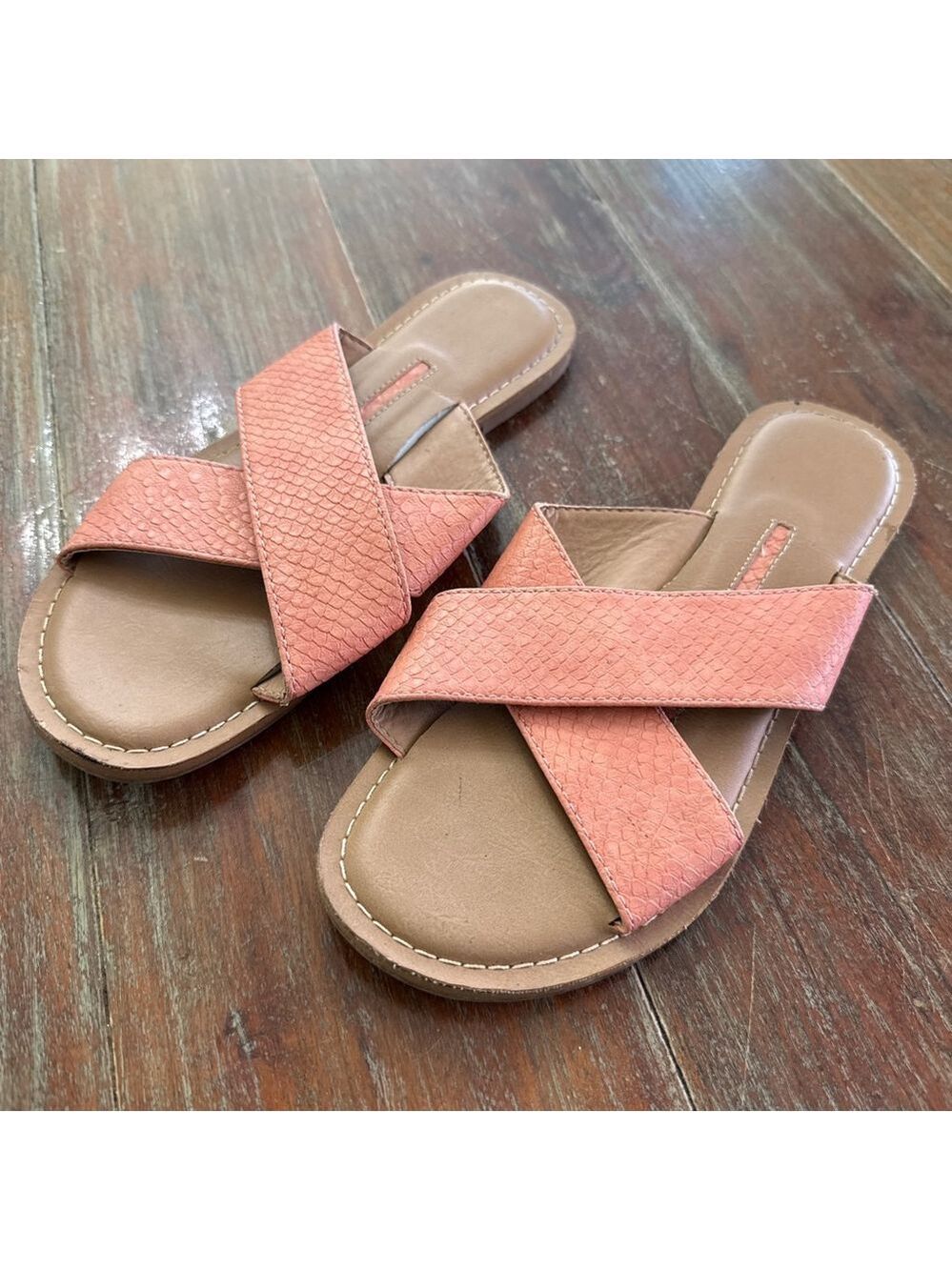 Mad Love Trumpet Coral Pink Snake Print Cross Strap Slide Sandals - Size 8.5
